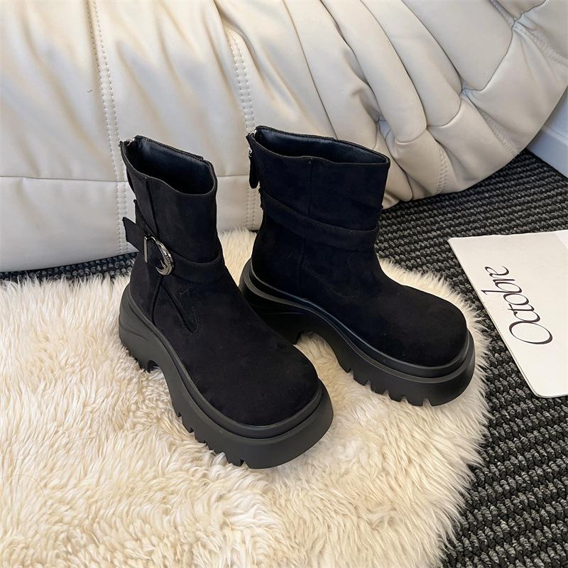 

Ретро ботинки на толстой подошве с увеличением высоты женские 2025 осень новые универсальные и тонкие короткие ботинки британский ветер локомотивные ботинки Мартин 40 чёрный