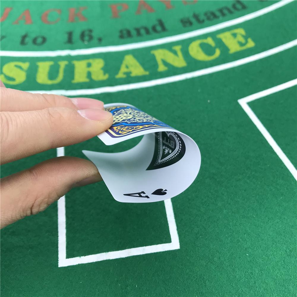 Playing Cards Plastic Baccarat Texas Holdem Poker 58mm228inch88mm346inch PVC Pokers Board Game Water Repellent Wearable Card