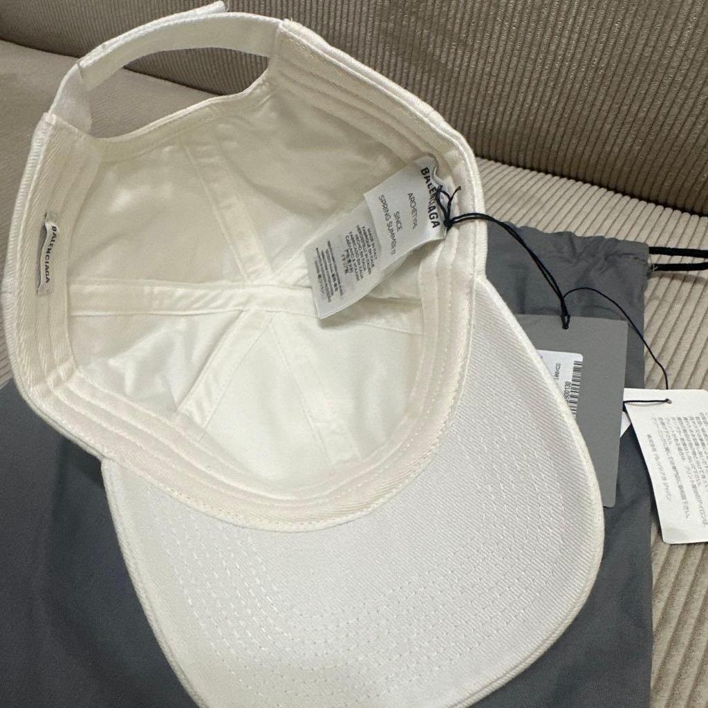 Used [Genuine Product with Tag] BALENCIAGA Cap (white)