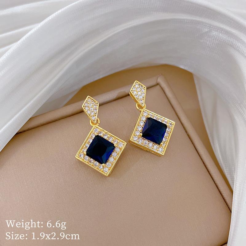 Mikro-Inlay Halskette Ohrringe Set Leichter Luxus Rhombus Anhänger Persönlichkeit Temperament Bankett Ohrringe Halskette Kombination