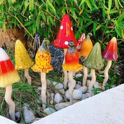Jardinière en céramique avec champignons colorés émaillés, décoration de champignons peints à la main, sculptures de champignons