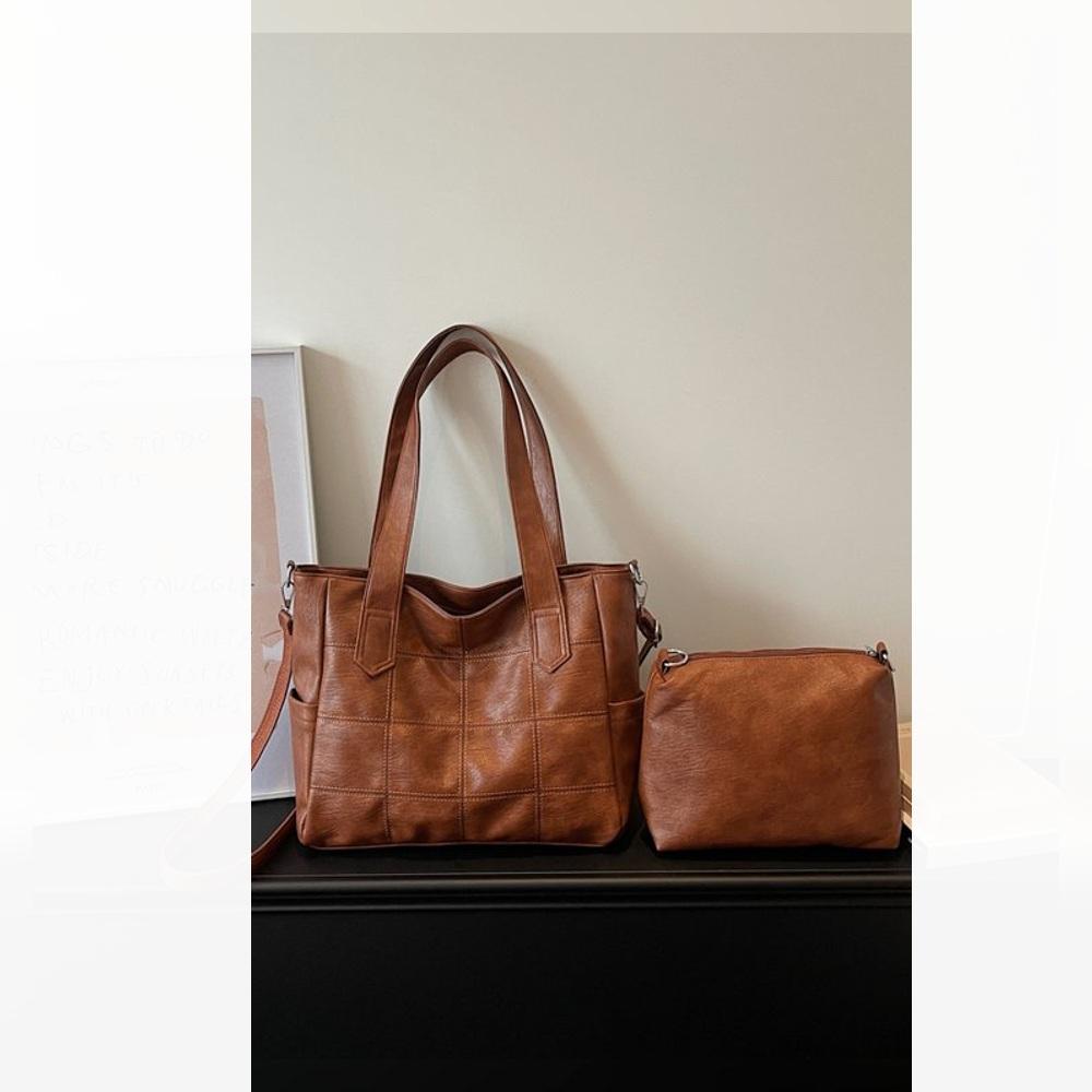 Women s Large Quilted Shoulder Tote Bag with Matching Pouch One Size коричневый