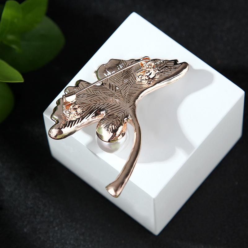 Pearl Ginkgo Leaves Rhinestone Brooch Lapel  Designer Brooch Pin Mini Bobby Pins Perfect Gift for Couples Western Accessories