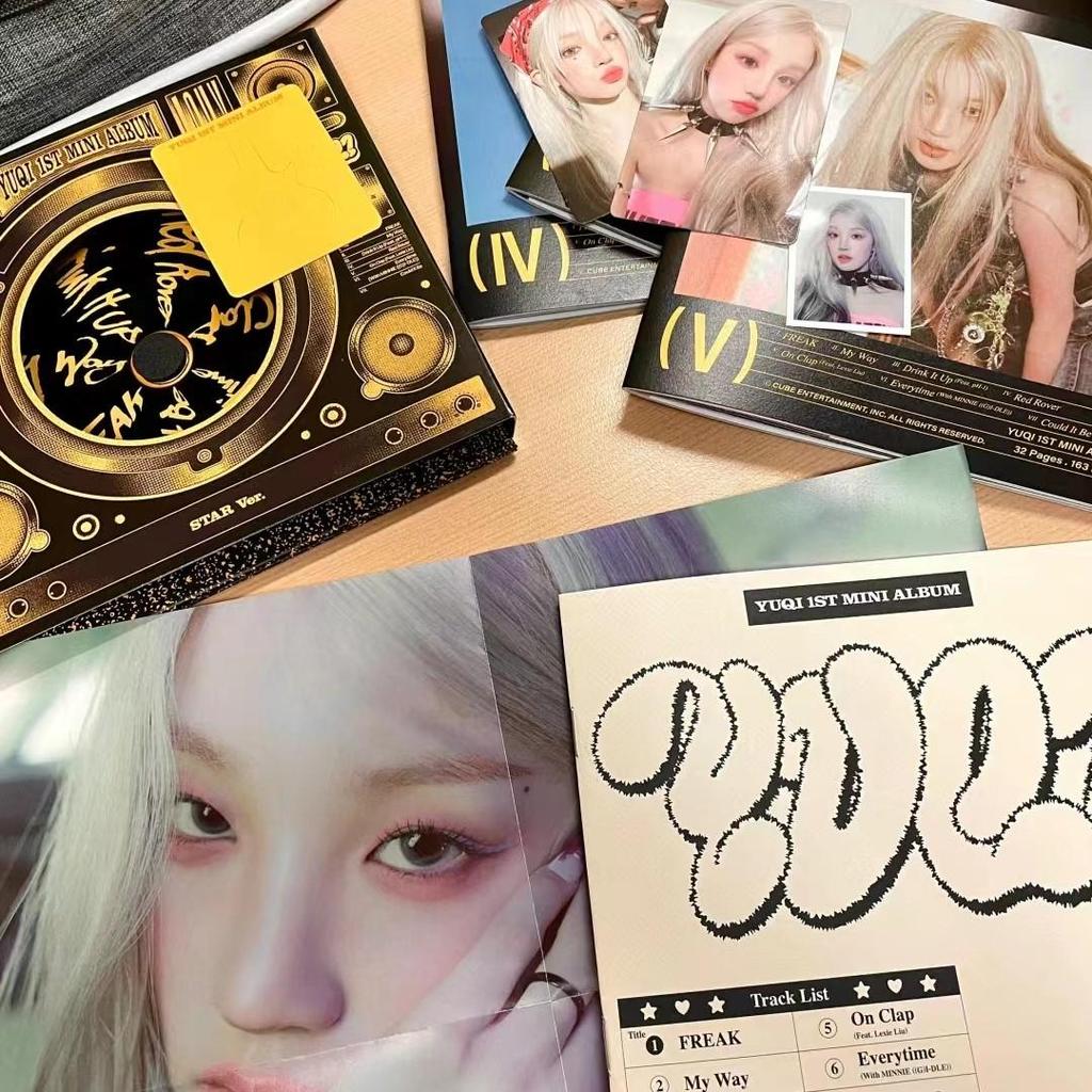 YUQI ((G)LEERLAUF) - [YUQ1] 1. Mini-Album, Sonderversion, AsiaPopGang-Fotokarte als Geschenk