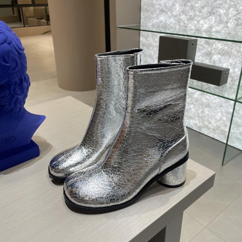 

Sheepskin version pig s trotters, split-toed boots women s shoes niche design thick heel high heel Martin boots silver fashion short boots 40