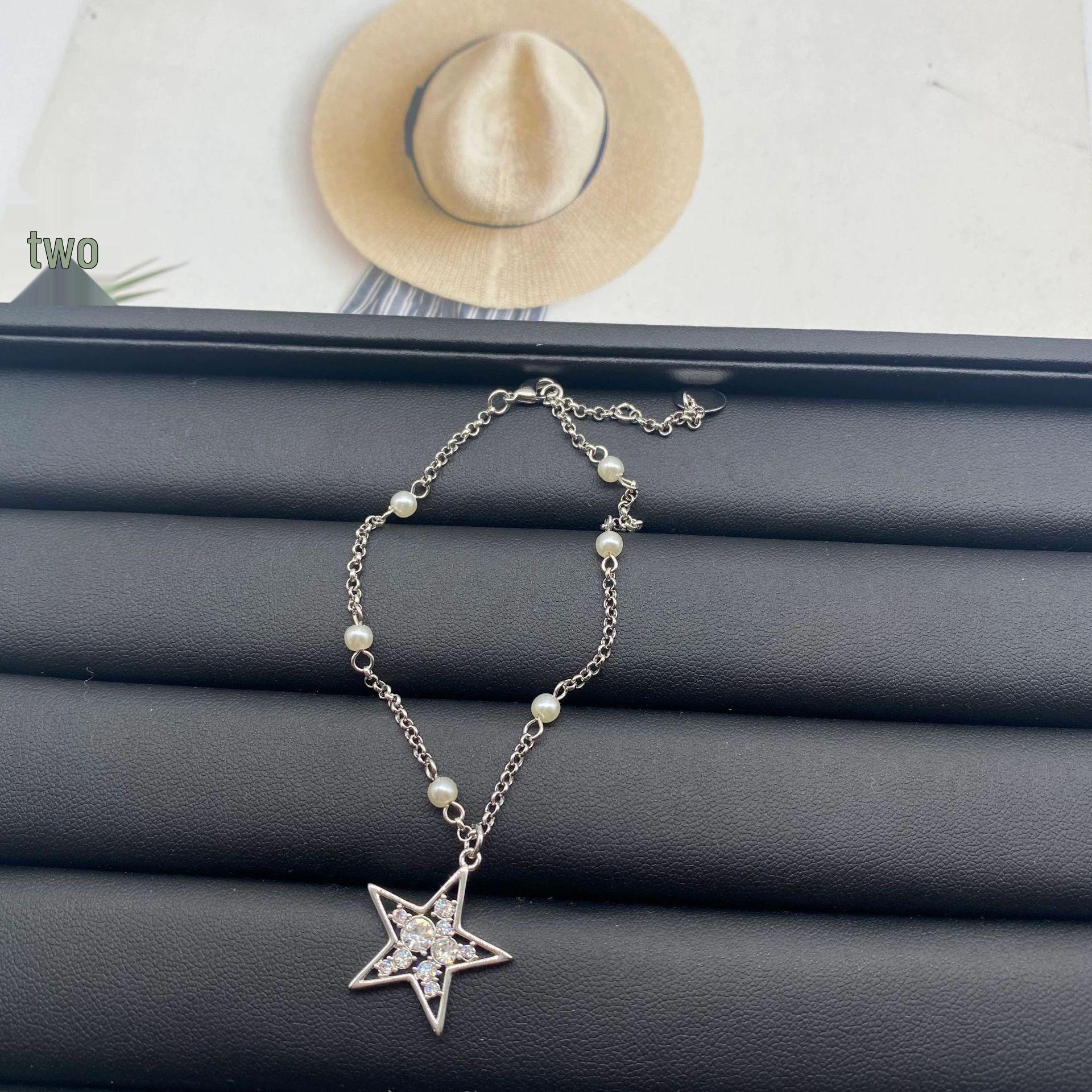 

Комплект серег и ожерелья Miu Home Pentagram Diamond Pearl - Стиль богини
