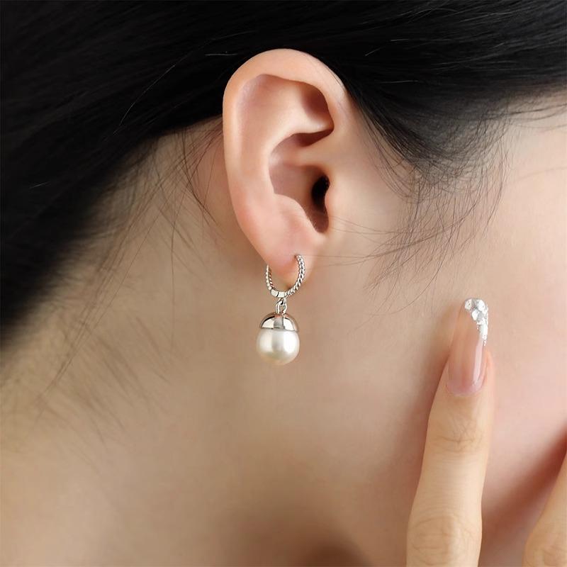 Sense of Design Pearl Earrings Female Fashionable and Versatile Light Luxury Sense of Senior Sense of Earrings Delicate Small Earrings