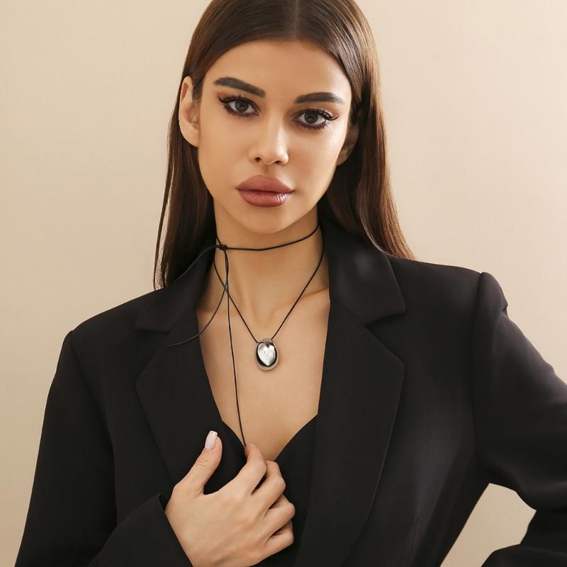 Elegante lange Halskette Verstellbare Seil-Schlüsselbeinkette Choker Geometrischer Eier-Anhänger Halsketten Schmuck für Frauen