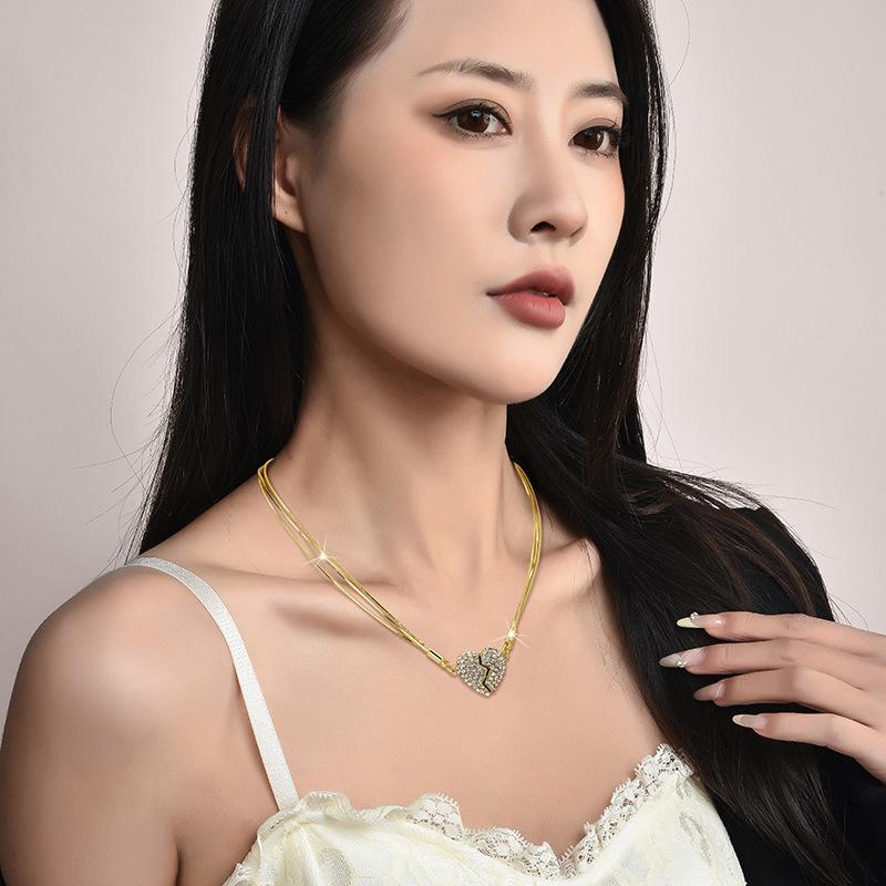 Unique Magnetic Attraction Love Necklace Female Niche Design Sense Temperament Fashion Personality Neck Chain Collarbone Chain Female