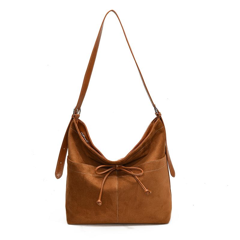 Casual commuting retro large-capacity bag women's autumn and winter new shoulder messenger bag
