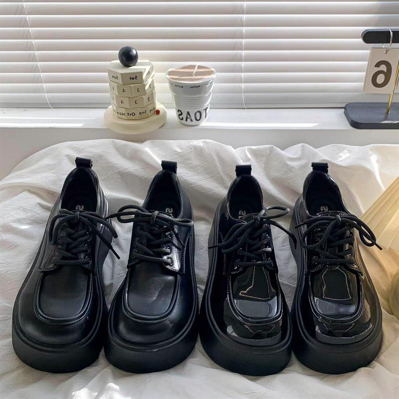 Schwarze Plateau-Mary-Janes aus kleinem Leder für Damen Frühling und Herbst neuer Retro-Stil Shorty Le muffin Einzelschuhe