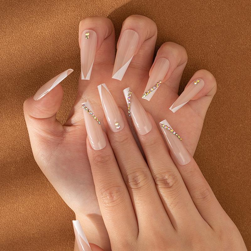 

Aurora Diamond Французский маникюр Накладные ногти – Длинные, Элегантные, Дизайн молочного цвета Glue Type