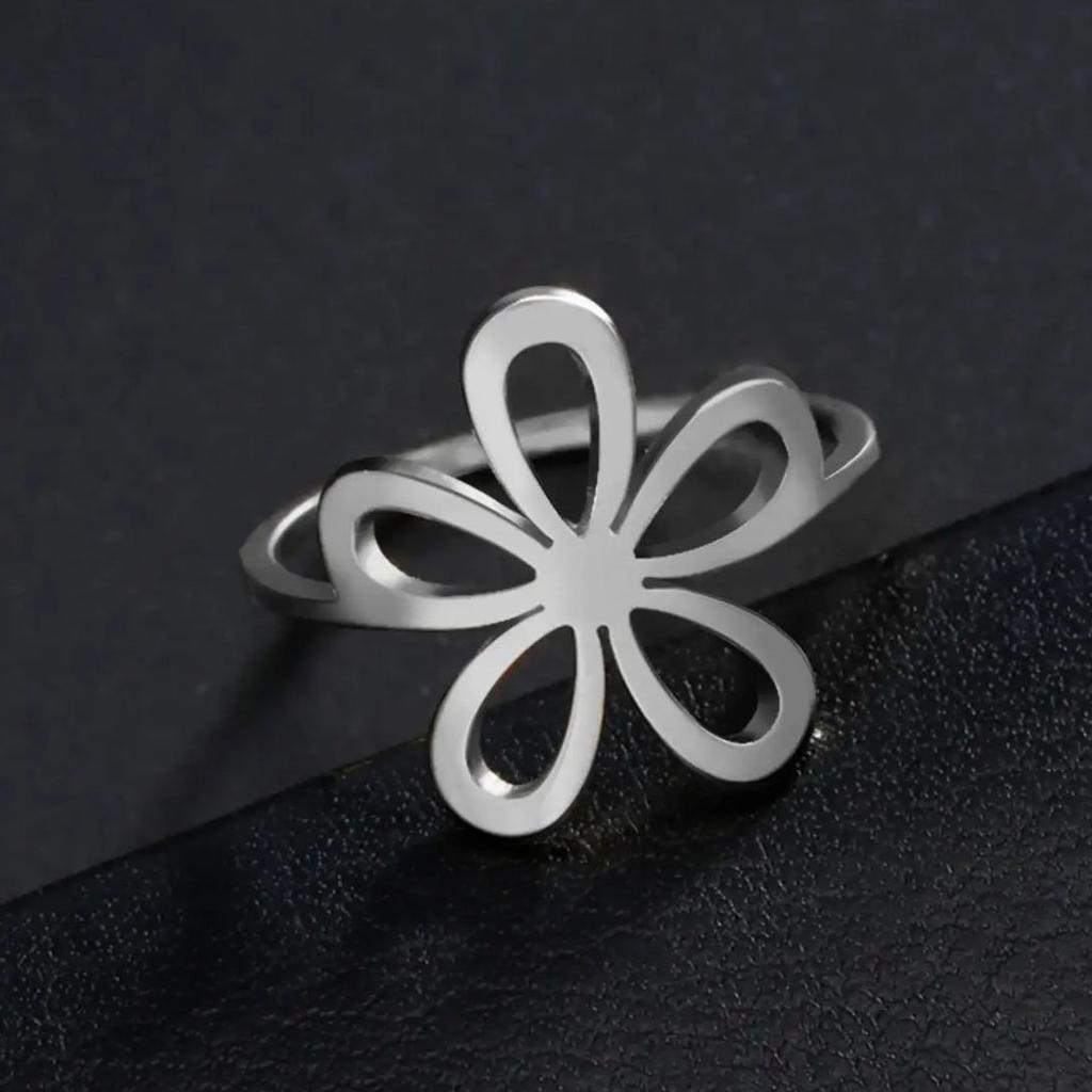 Teamer Cute Flower Ring Stainless Steel Gold Color Finger Rings Women Fashion Jewelry Romantic Birthday Gift Wholesale 2026 New