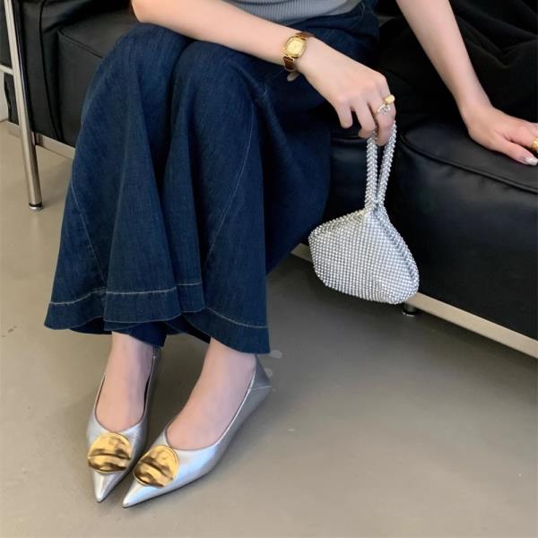 

Fashion Low Heels Shoes Woman 2025 Metal Chain Shallow Mouth Female Footwear Pointed Toe Autumn New Buckle Dress Fall Nurse Med Thin 35