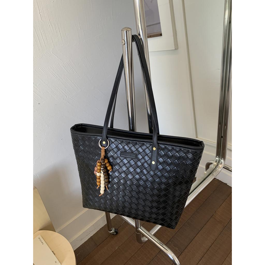 High-end Commuting Retro Bag Women's 2025 New Fashion Woven Pattern Shoulder Bag Large Capacity Hand-to-hand Tote Bag