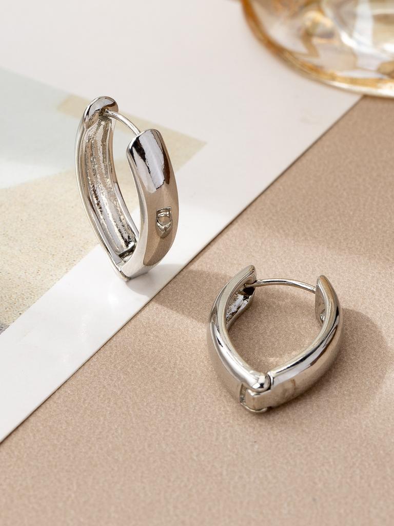 V-shaped Glossy Earrings Simple and Exquisite Stud Earrings Elegant and Sweet Trendy Earrings