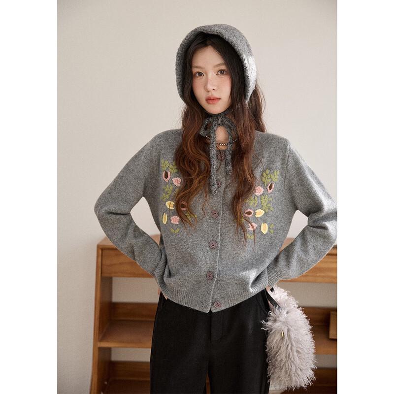 Women s Floral Embroidered Loose-Fit Knit Sweater S