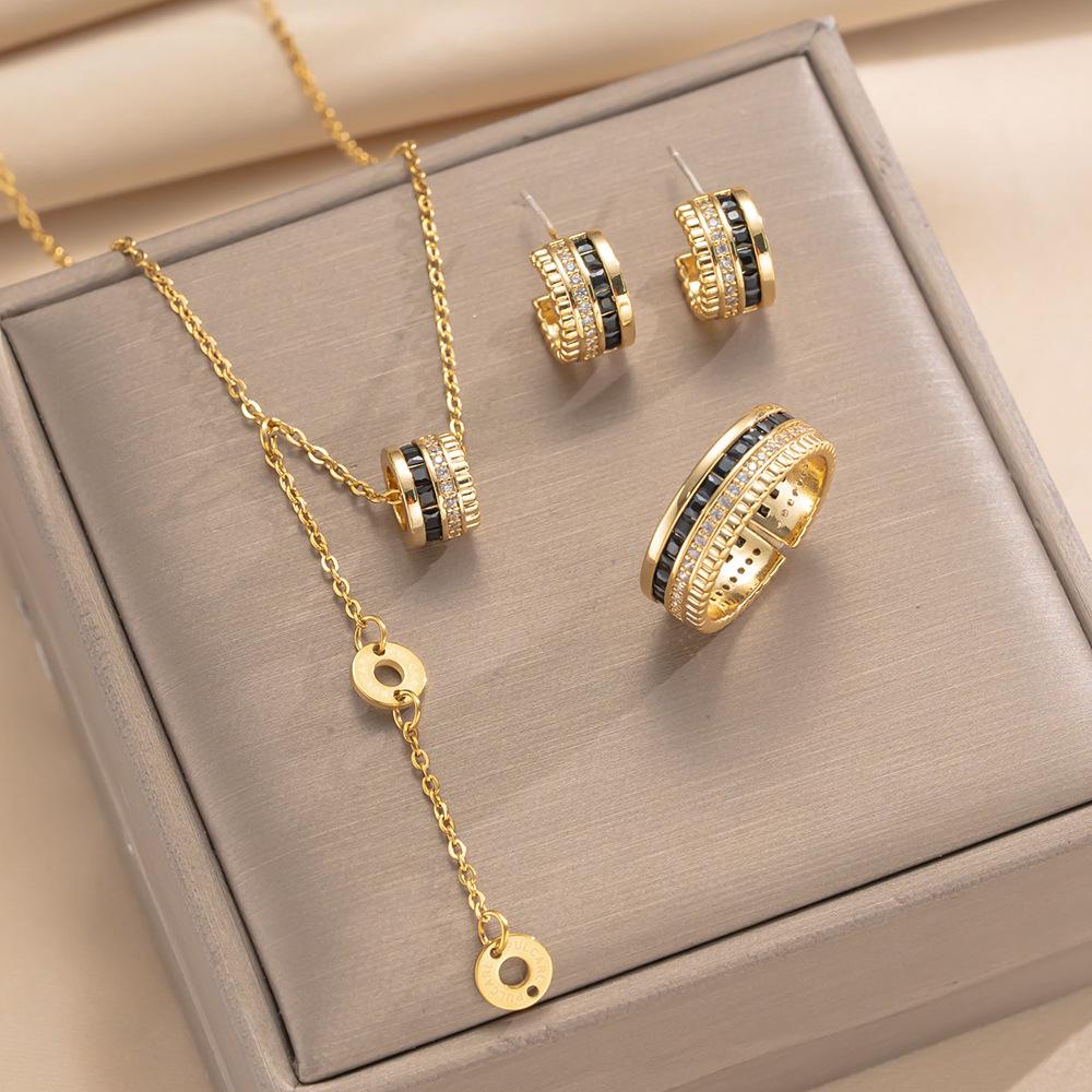 Set of Slim Waist Titanium Steel Women's Necklace - Inlaid Light Luxury Versatile Choker