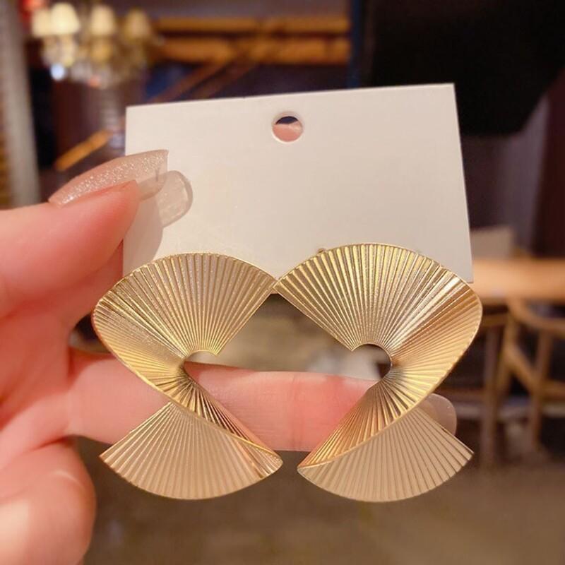 Exaggerated Metal Geometric Stud Earrings For Women Fashion Retro Gold Color Spiral Leaf Unique Earrings Party Jewelry Gifts