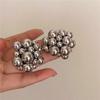 Pendientes de botón de bola de burbuja de metal plateado, tamaño de bola redonda, diseño exagerado de nicho, pendientes de alta gama, tendencia