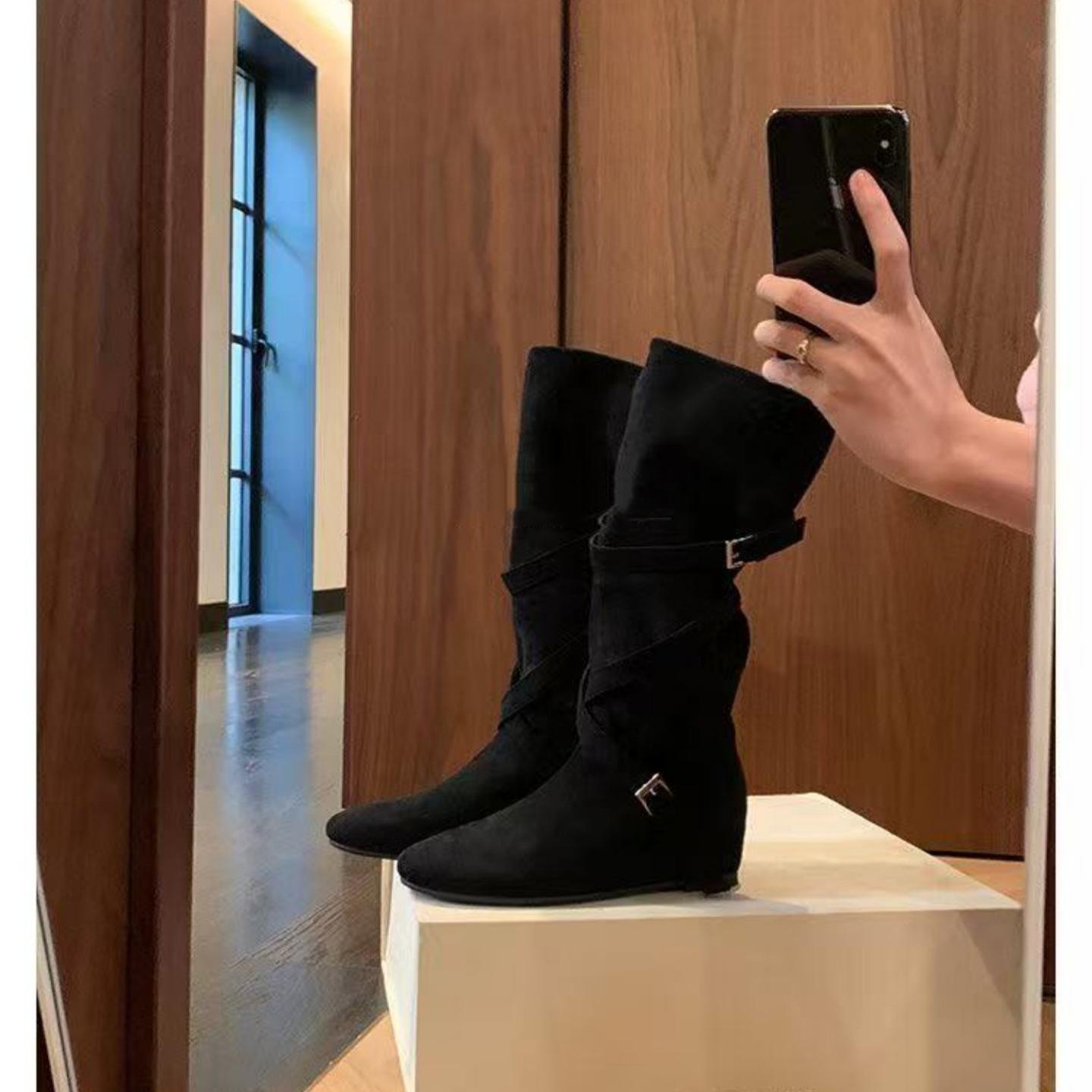 

Sheepskin version! Pleated stack skinny short boots women s 2025 new autumn and winter Maillard retro British Martin boots 40 чёрный