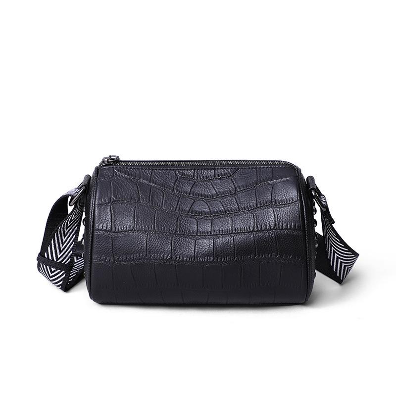 Versatile Women's Genuine Leather Crossbody Bag - Trendy High-End Fashion for Spring and Autumn