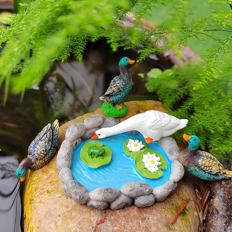 Mini Lotus Pond Micro Landscape Ornament – Rockery Fish Tank DIY Sand Table Bonsai Decoration