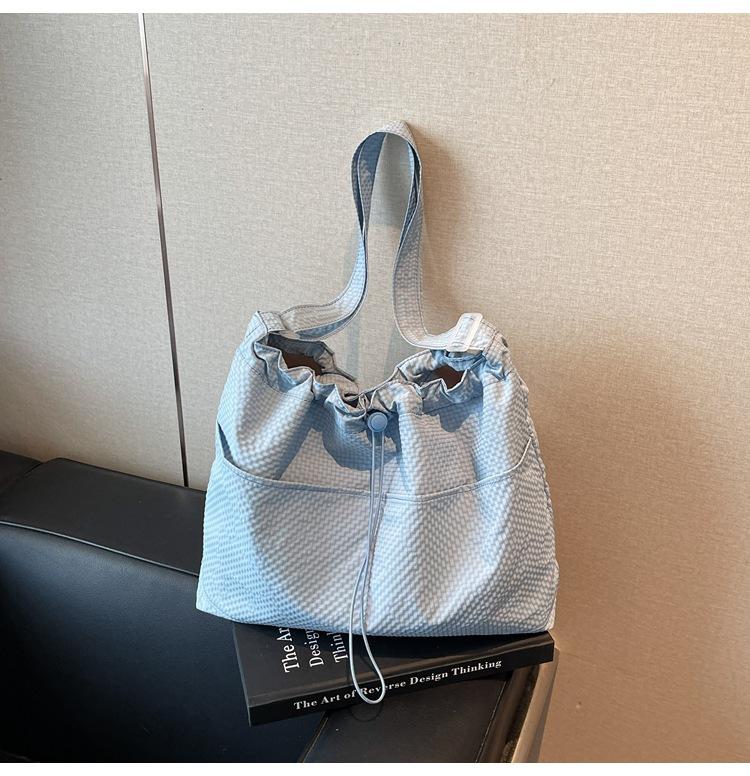 

Casual tote bag New summer fashion casual tote bag Commuter versatile shoulder bag синий