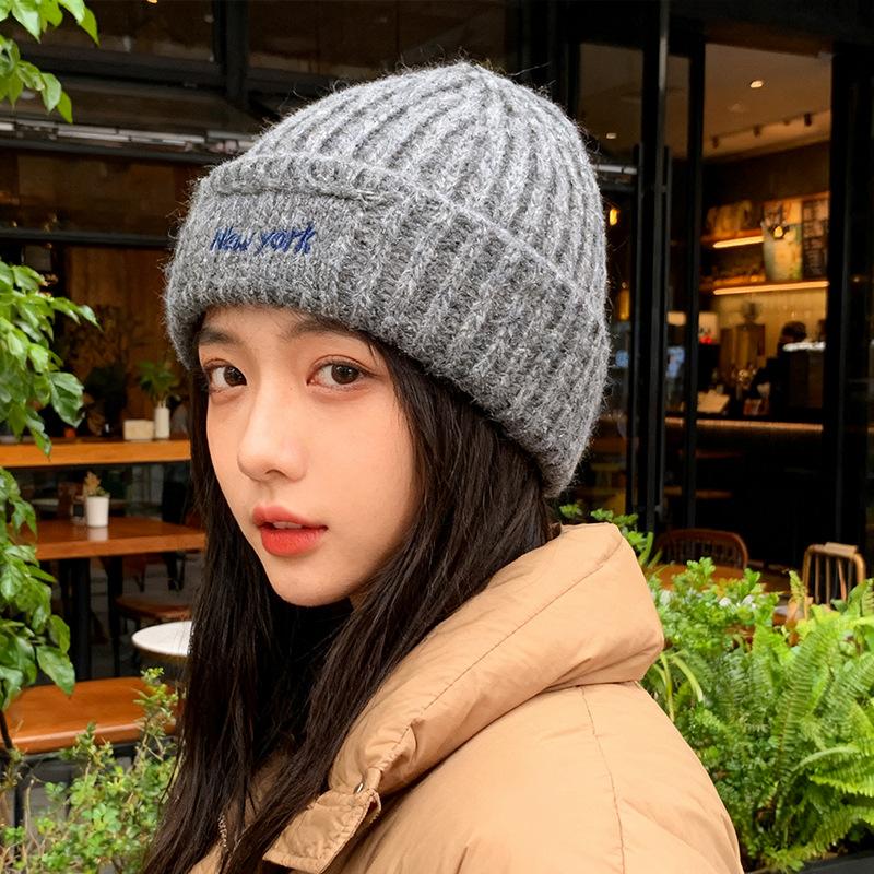 Autumn and Winter Wool Hat Women's Ear Protection Hat Warm Cold Hat Versatile Loose Knitted Hat Headgear