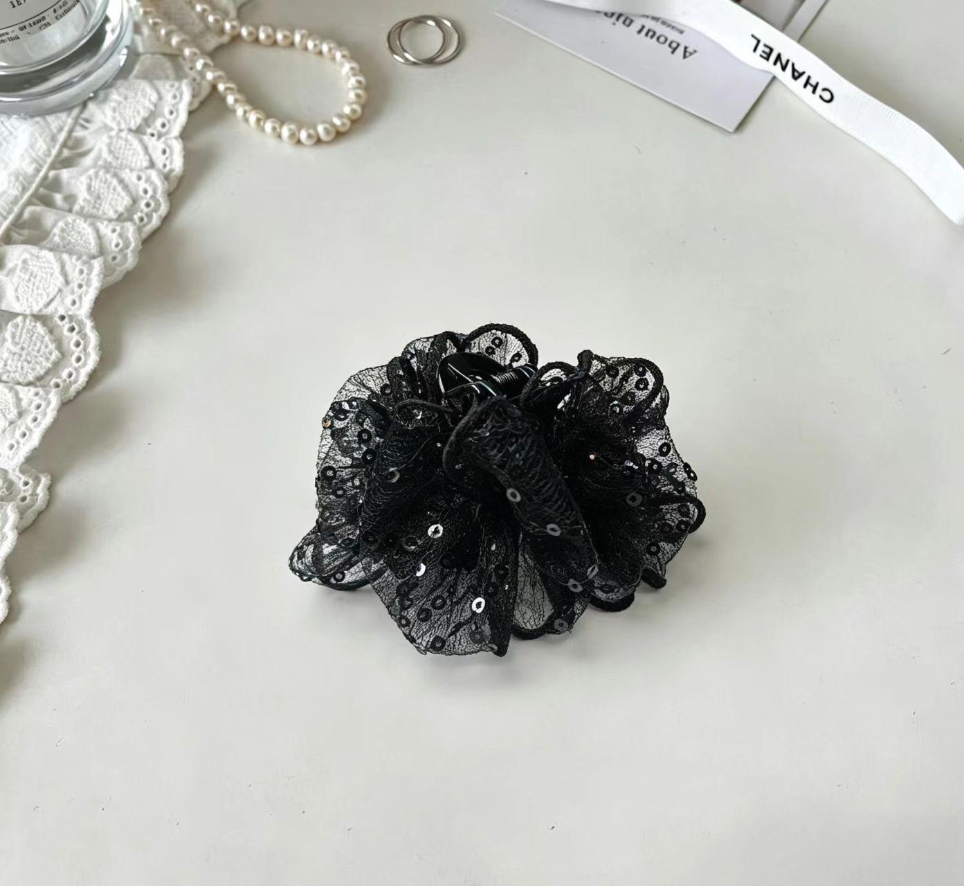Elegant Retro Gypsophila Acrylic Bubble Hair Clip - Versatile Black Organza Hair Bun Shark Accessory