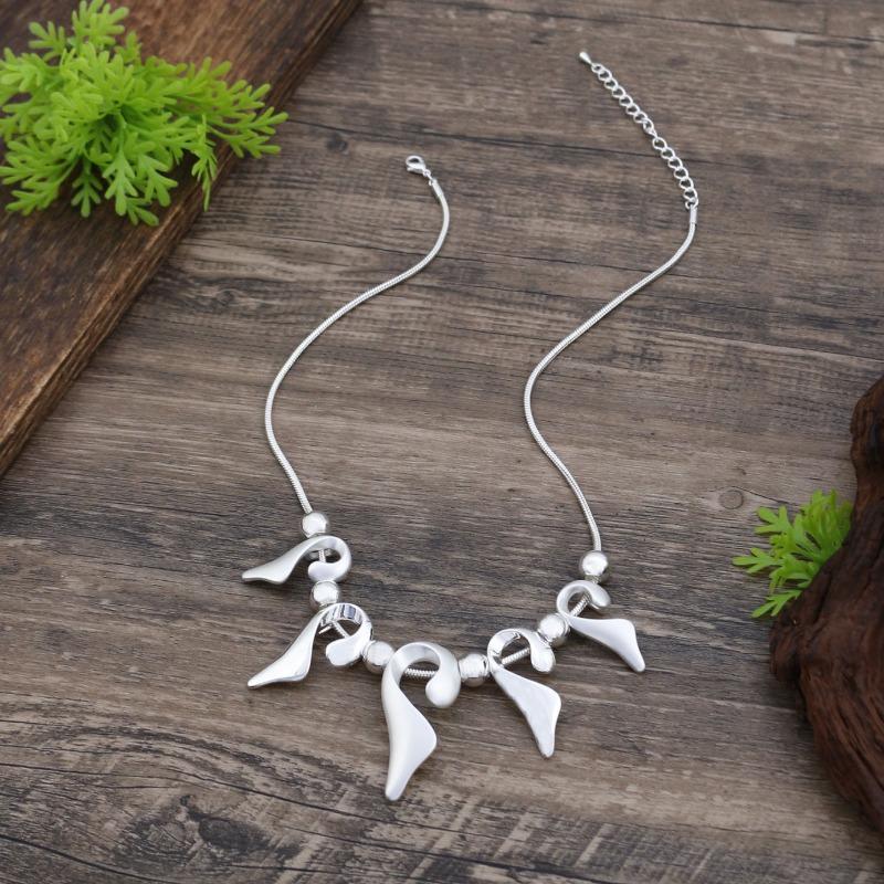 New Hollow Irregular Water Drop Necklace Women's Creative Simplicity High Sense Geometric Water Drop Necklace