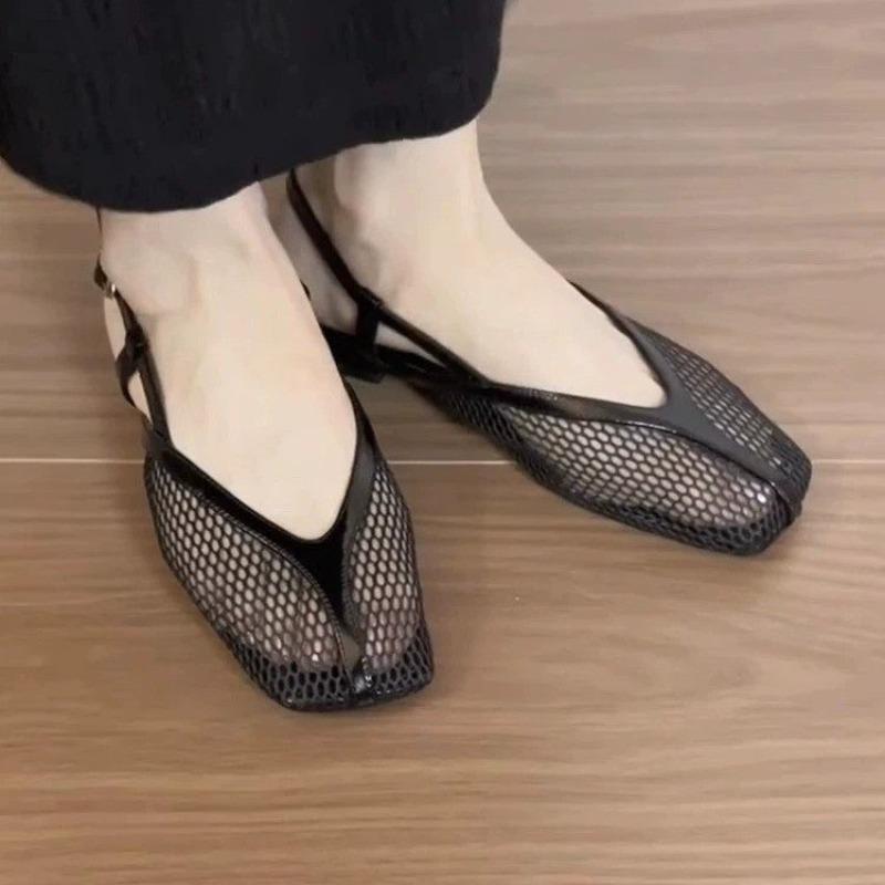 

Модные ретро сандалии баотоу женские летние новые темпераментные универсальные с квадратным носком на мягкой подошве на низком каблуке крутая швабра 35 чёрный