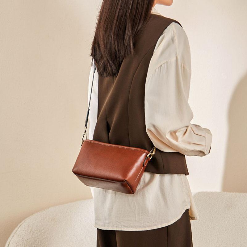 Leather Versatile Leather Women's Bag, Top-layer Leather Single-shoulder Crossbody Bag, Wide Shoulder Strap Sailboat Bag