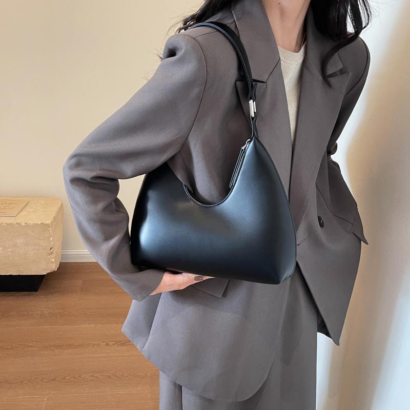 Stylish Underarm Shoulder Bag Ladies PU Leather Solid Color Underarm Vagabond Purse and Handbag