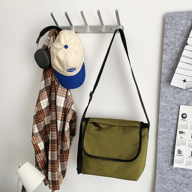 Fashion new couple messenger bag daily leisure sports nylon bag men's shoulder bag trendy simple messenger bag