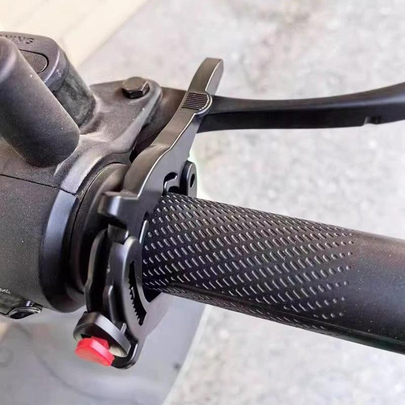 Universal Wrist Grip Handle Bar Motorcycle Cruise Control Throttle For High Grade Aluminum Lock Assist Retainer