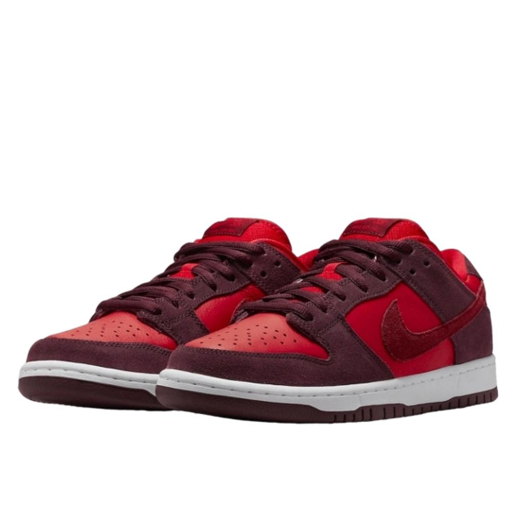 Nike SB Dunk Low Cherry