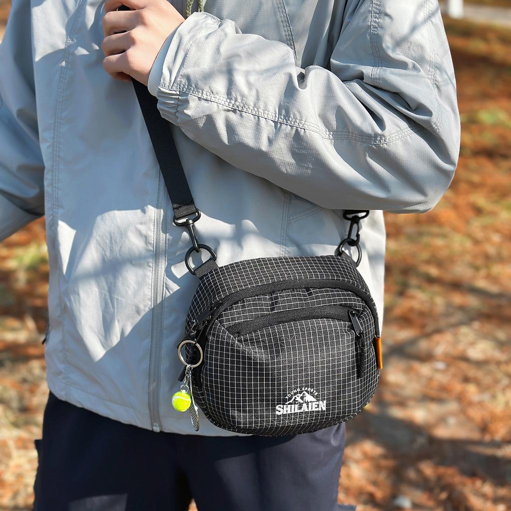 Summer outdoor hiking satchel lightweight breathable wear-resistant anti-splashing messenger bag short distance hiking satchel leisure
