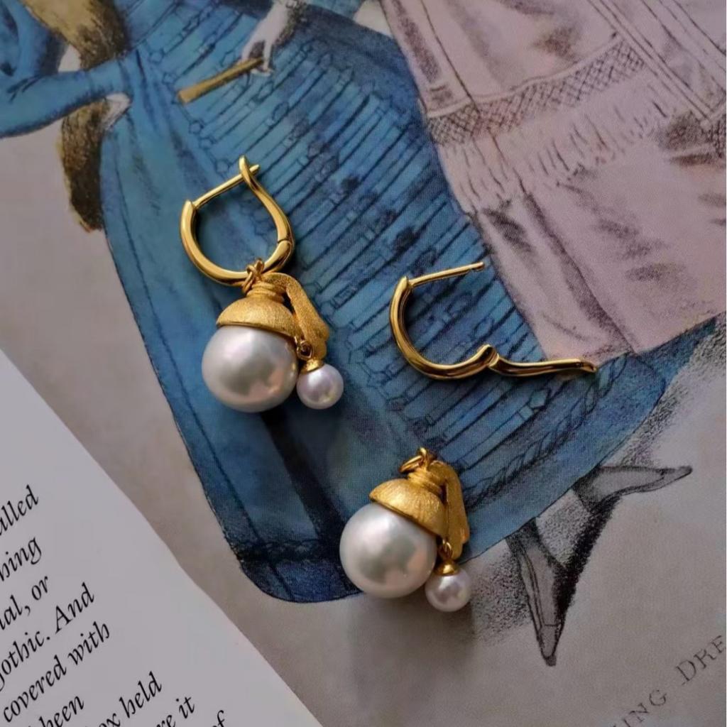Unique and Elegant Hat Pearl Earrings for Women Charm Antique Gold Craftsm Light Luxury Brushed Round Beads Earring