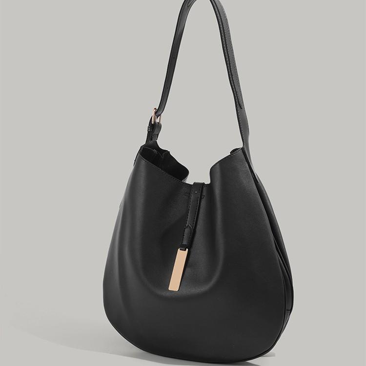 Celebrity-style tote bag for women, large-capacity dumpling bag, 2025 new model, high-quality texture, commuter shoulder and crossbody bag