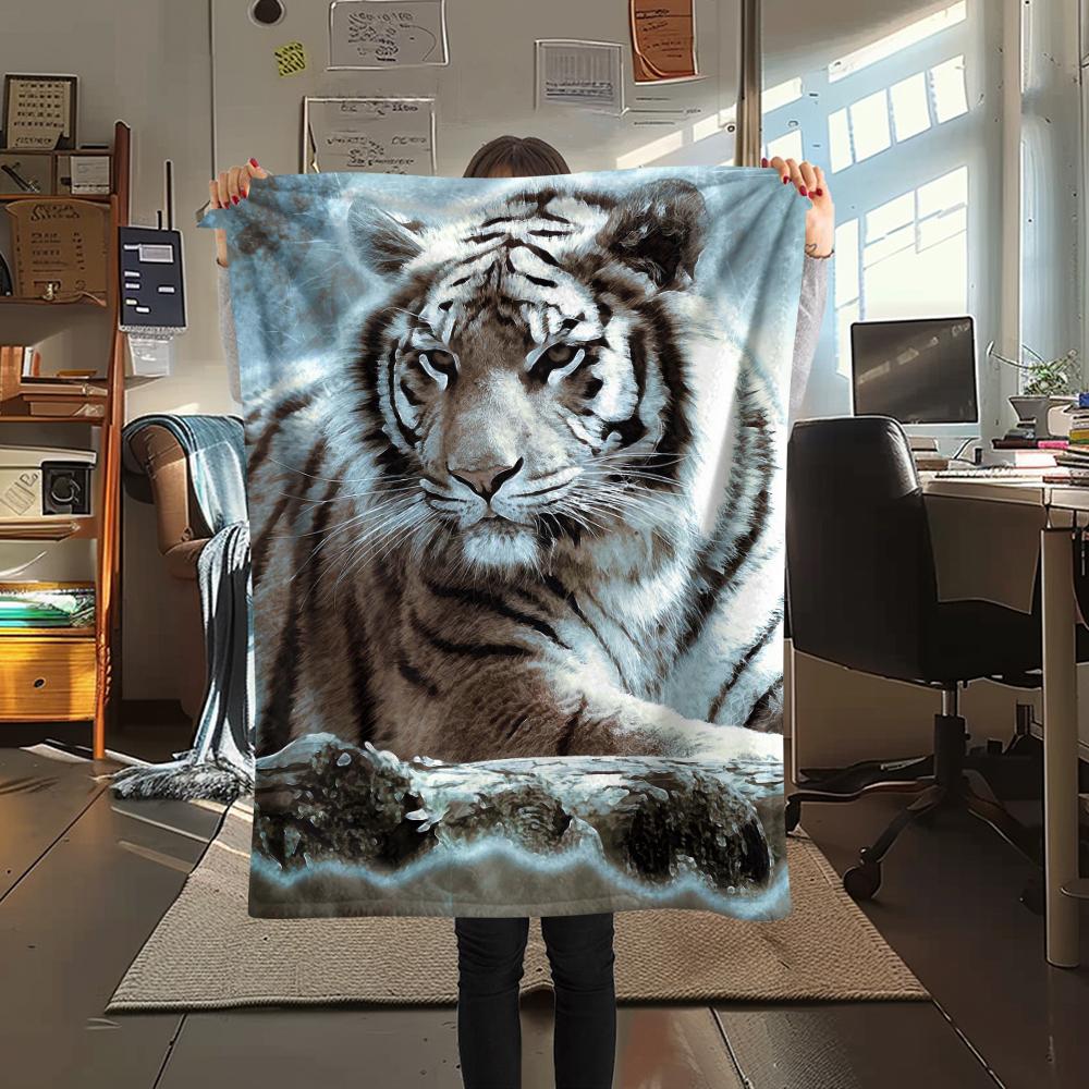 1Pc Lion Tiger Head Print Flannel Blanket, High Quality Comfortable for All Seasons, Home Decor, Warmth and Comfort, Perfect for Christmas Gifts