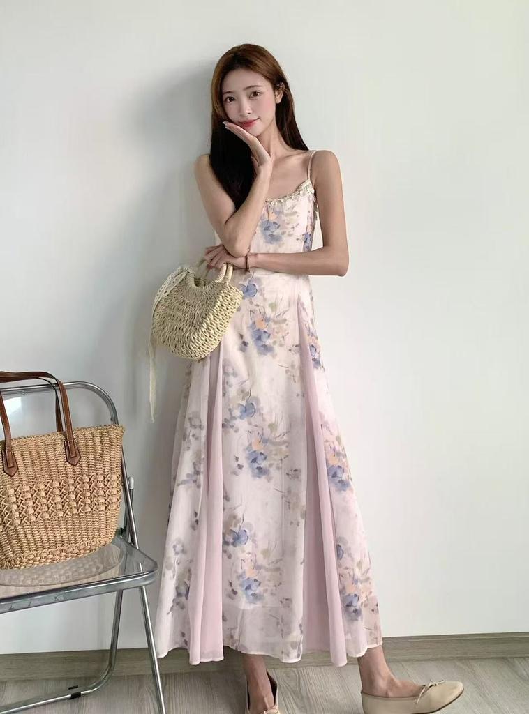New seaside vacation dress long dress summer beautiful small skirt smudge suspender dress