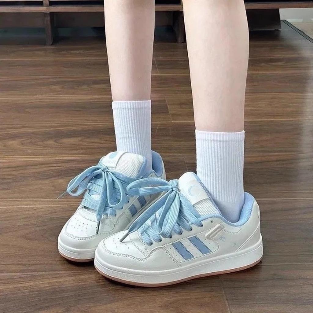 2025 high value white shoes women's niche Korean version versatile retro bread shoes Guochao casual shoes sports skateboard shoes