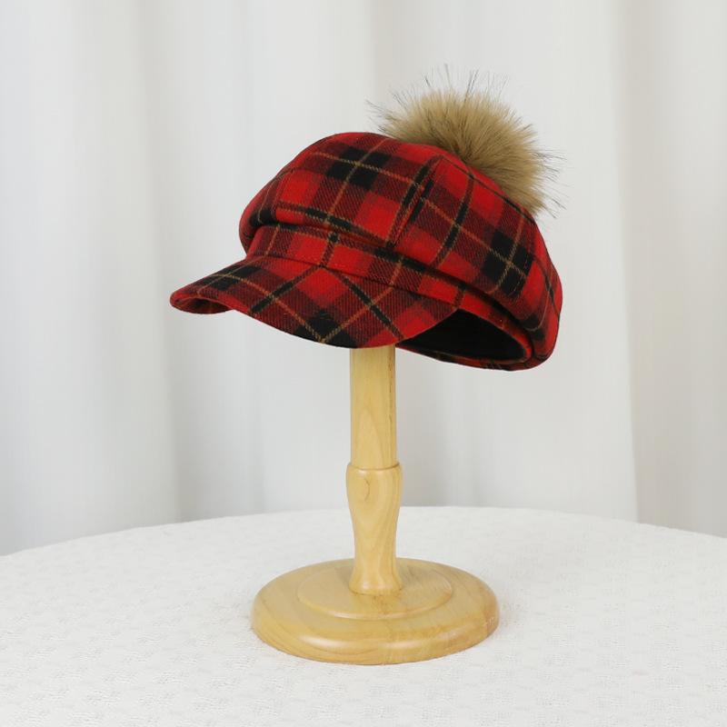 

Autumn Winter Retro Hat Women s Plaid Octagonal Beret Duck Tongue Painted Hat червоний