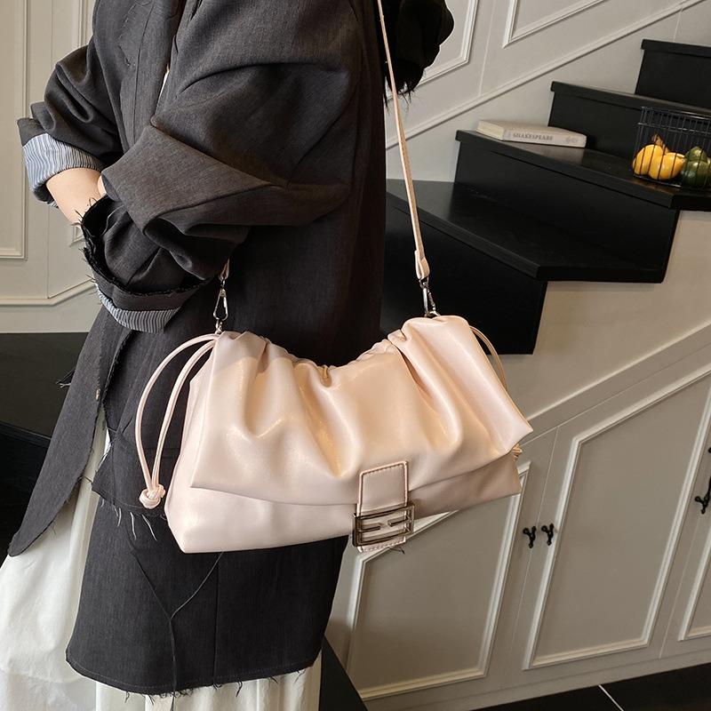 Large-capacity Bag Women's Summer New Fashion Niche Design Messenger Bag Single Shoulder Underarm Pleated Bag