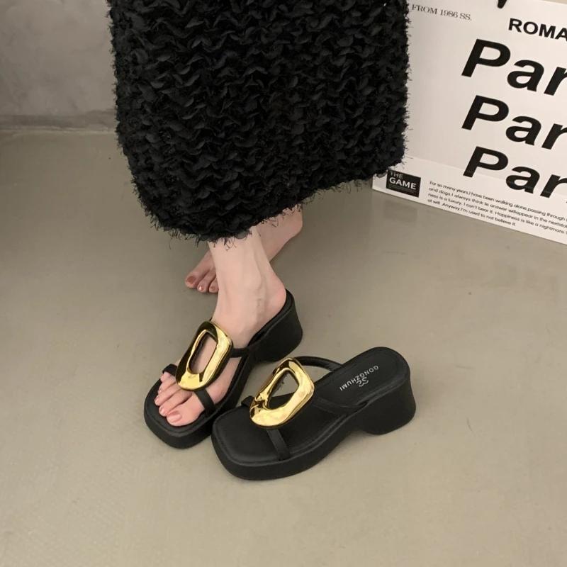 Fashion Women's Summer Fashion Open-Toe Platform Slippers Casual Metal Decoration Thick Bottom Slides for Ladies