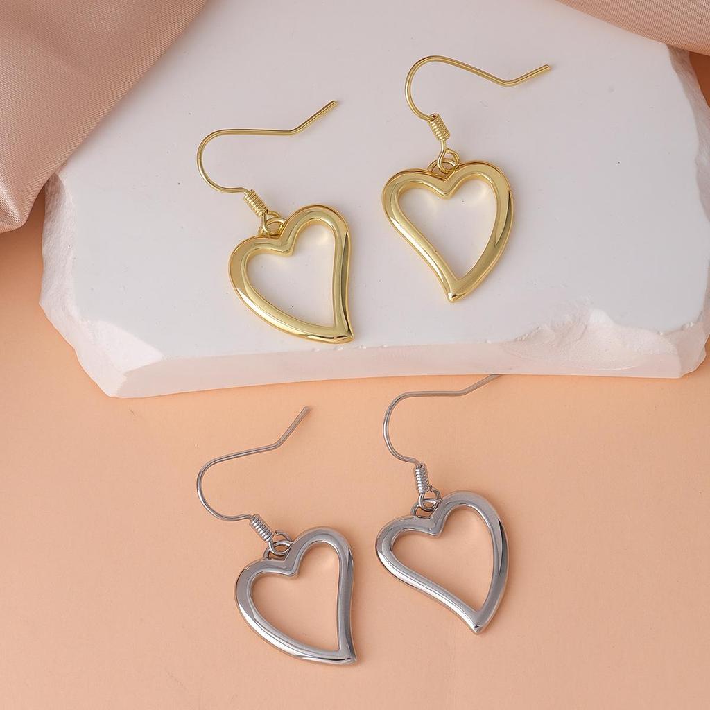 European Style Heart Hollow Ear Hook for Women - Fashionable, Versatile, Simple Peach Heart Earrings