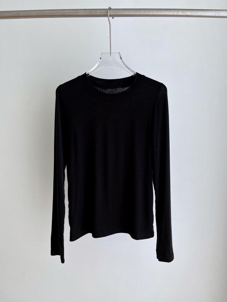 High-Quality Women's Lyocell Tencel Wool Long-Sleeve Base Layer Top, Wearable as Outerwear, with Round Neck.