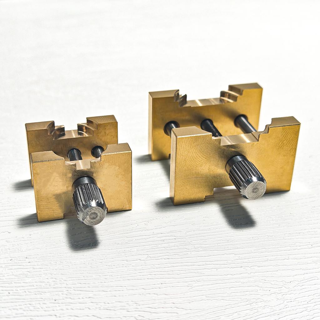 2Pcs Brass Watch Movement Holder Fixed Base Multi Function for Watchmaker Watch Clamp Watches Repair Tools
