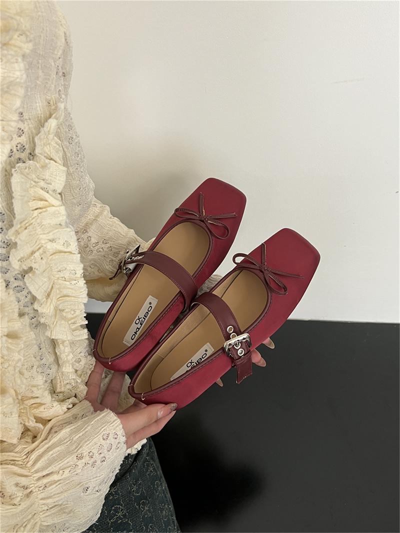 

French retro satin square head bow grandma shoes one-word buckle with Mary Jane single shoes, sweet temperament small leather shoes 35 красный